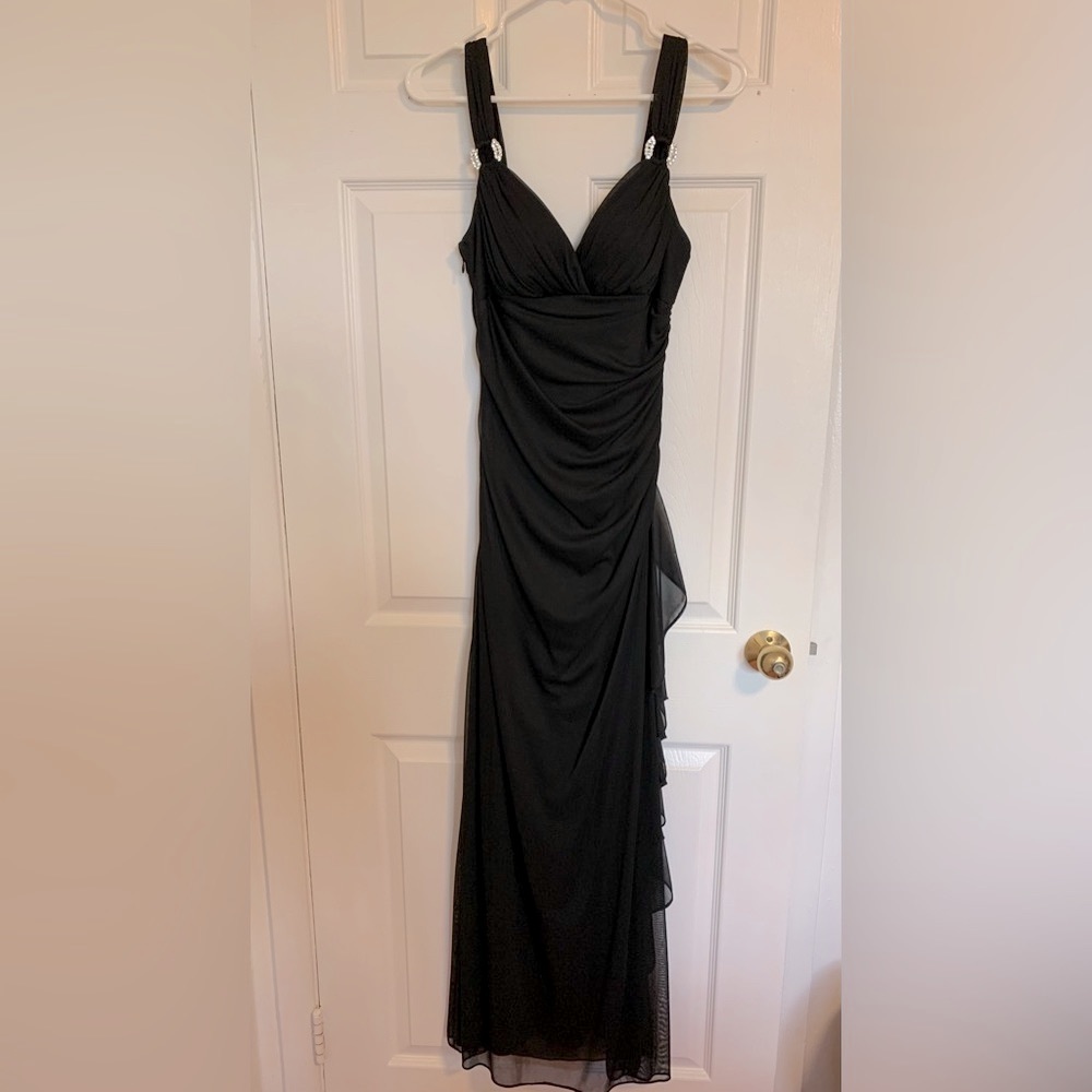 Black Sleeveless Long Chiffon Dress with Ruffles